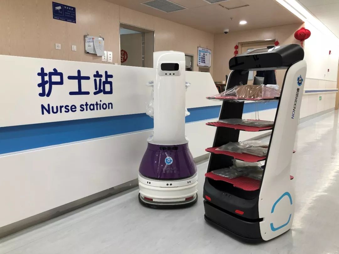 擎朗送餐机器人进入武汉方舱医院配送物资,组建高科技