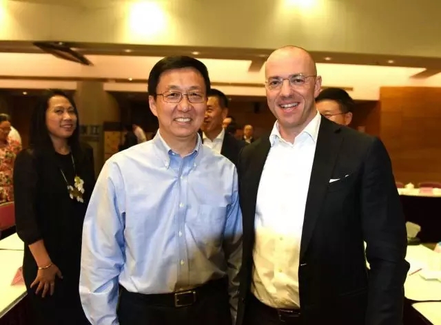 韩正书记主持召开外资企业座谈会，永恒力总经理欧亚雷先生作为企业家代表参加