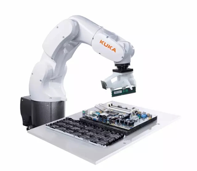 KUKA机器人：小空间 大作为