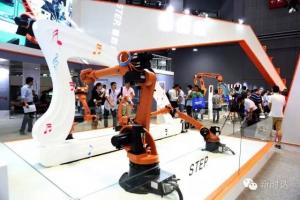 琴声悠扬 搬运繁忙 - 新时达参加2016中国国际机器人展