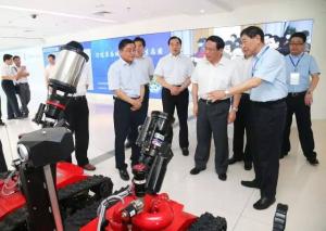 江苏省委书记李强参观开诚智能特种机器人并给予高度评价