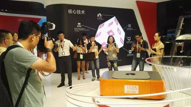 G20峰会媒体团造访海康威视 探寻杭州经济新动能