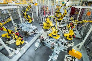 神龙公司成都智能工厂首款产品东风标致4008下线