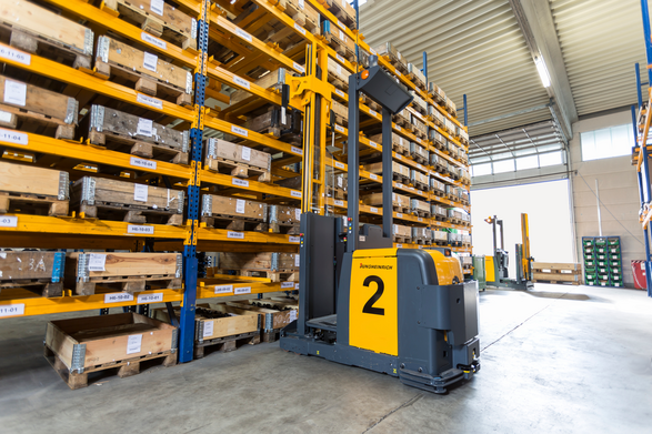 永恒力 自动托盘搬运车（APM）垂直拣选叉车 EKS 210a