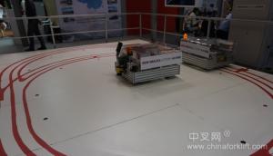 无接触式供电系统AGV现身南京LogiMAT展会