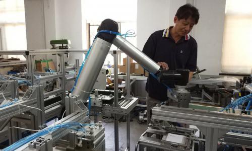 持重比1:3，精度0.02mm，扬天科技打造国产高精度轻型协作机器人