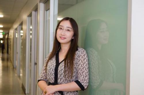 华裔女科学家发明分拣运输DNA机器人:走一步6纳米