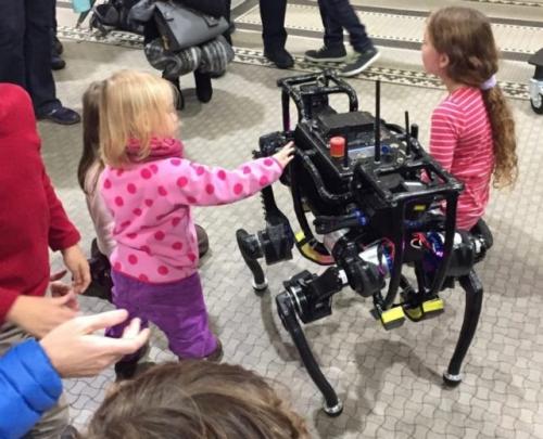 四足机器人不新鲜 新鲜的是Anymal四足机器人还会用电梯！