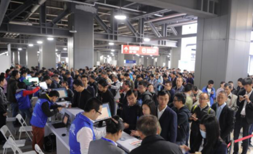 移动AGV市场火爆，海康、国自、Standard robots 、GEEK+四强格局凸显