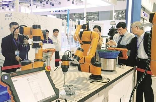 人机协作引领机器人产业新趋势