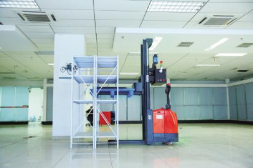 长沙经开区：思控智能研发高端智能物流机器人