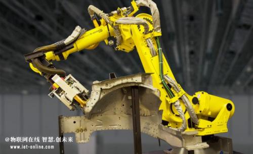 以机器人生产机器人—无人工厂前哨站