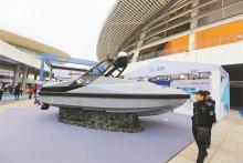 国产新一代警戒巡逻无人艇亮相海博会