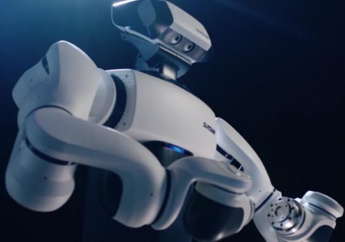 双臂协作机器人或是机器人管家的雏形，它的成熟还需要什么条件？