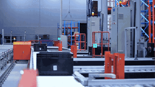 再牛的智能工厂都离不开AGV机器人