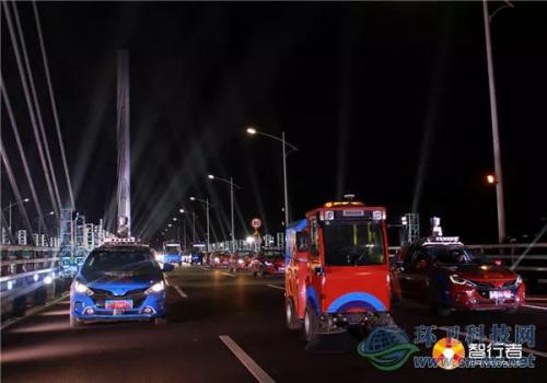 国内首款无人驾驶环卫车亮相春晚 未来将开启千亿市场