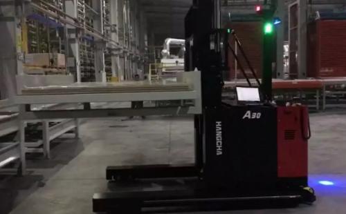 杭叉智能 重载出击