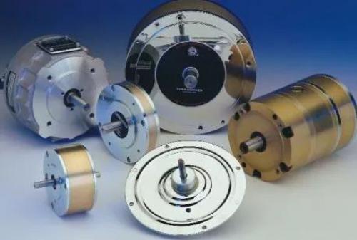  Powered by Kollmorgen! 机器人解魔方破世界记录