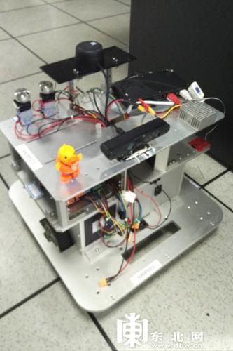 哈工大研发无人搬运车视觉导航系统填补国内空白 较传统激光导航节约5倍以上成本