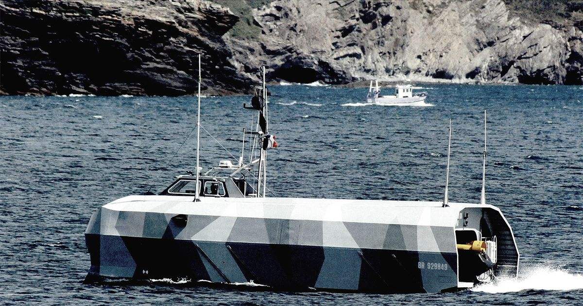 英国皇家海军测试“轻骑兵”无人扫雷系统