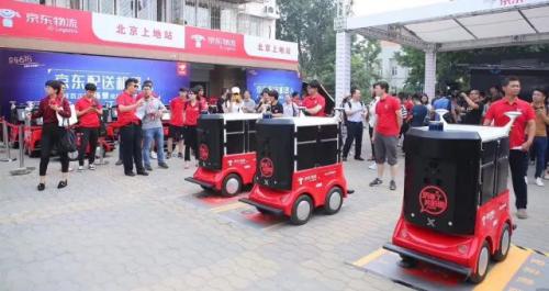 速腾聚创再次助力京东无人物流，开启全球首次全场景常态化配送！