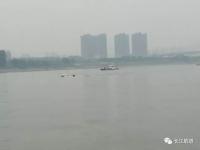  太平口航道浅区首用无人航道测量船