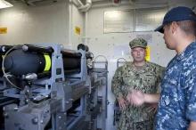 美国“鱼雷之城”华丽转身，成无人水下潜航器训练场