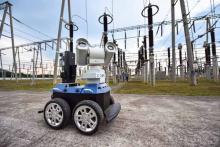 铜陵电网首个智能巡检机器人高温“上岗”