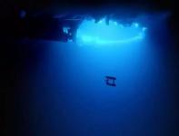 华科大鄂州工研院水下机器人 首次在梁子湖下水测试