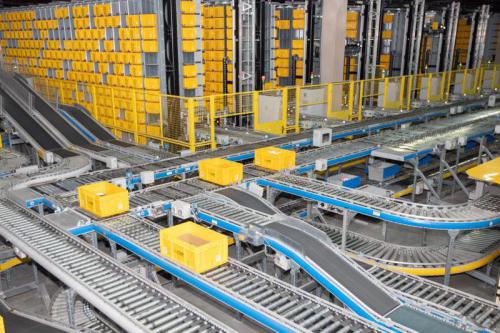 探访“亚洲最大智慧物流基地”：你的快递7分钟就出仓库！