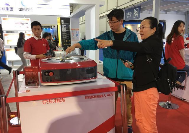 京东黑科技亮相长春物流展 分拣“机器人”年底前将在长春运行