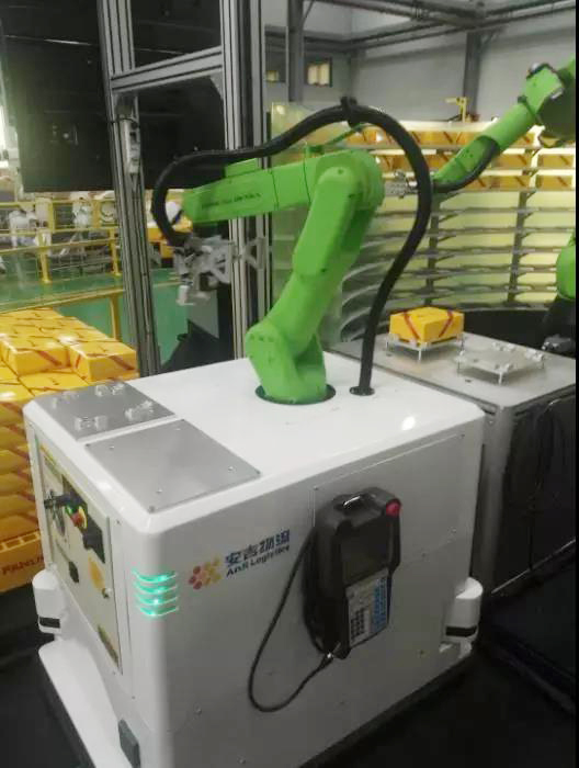 安吉智能与发那科联合研发新型AGV机器人亮相 为物流智能化打开新空间