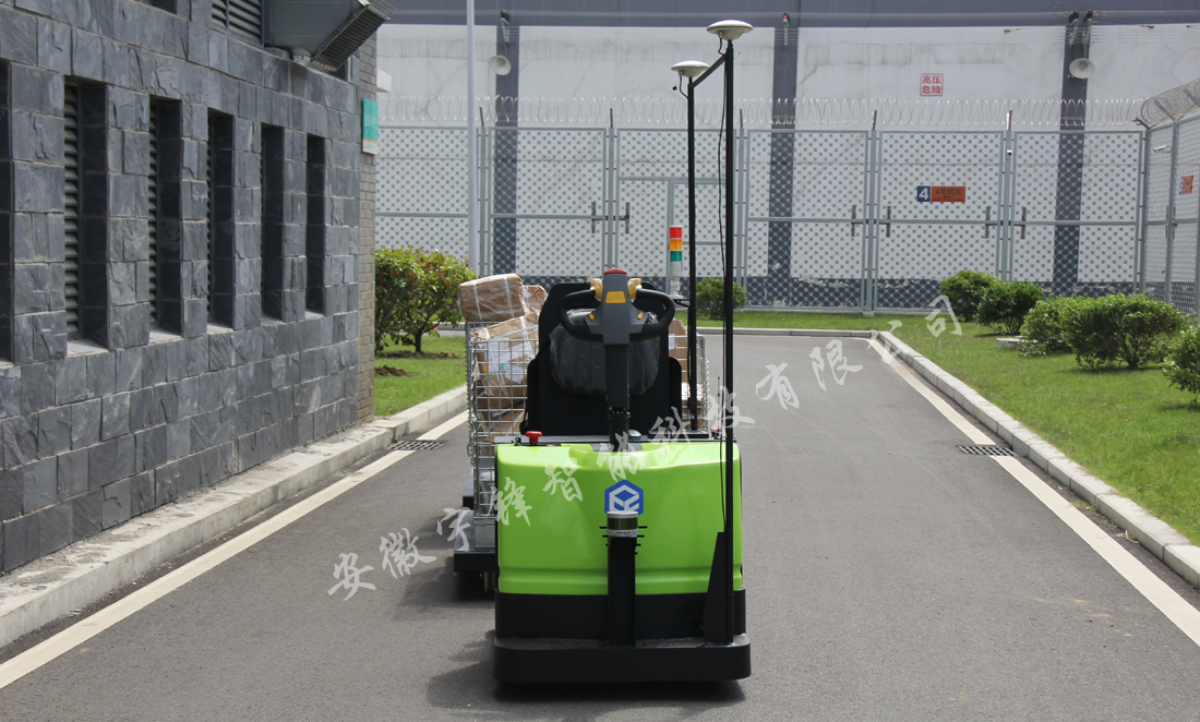 安徽宇锋 室外全天候无人搬运牵引AGV