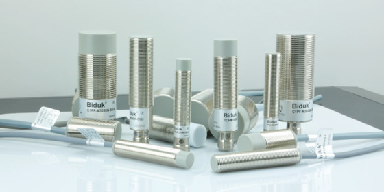 M12出线式接近传感器