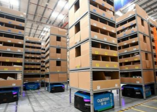 为了不断满足日益增长的消费诉求 仓储机器人市场逐渐兴起