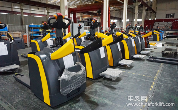 叉车式AGV的痛点分析