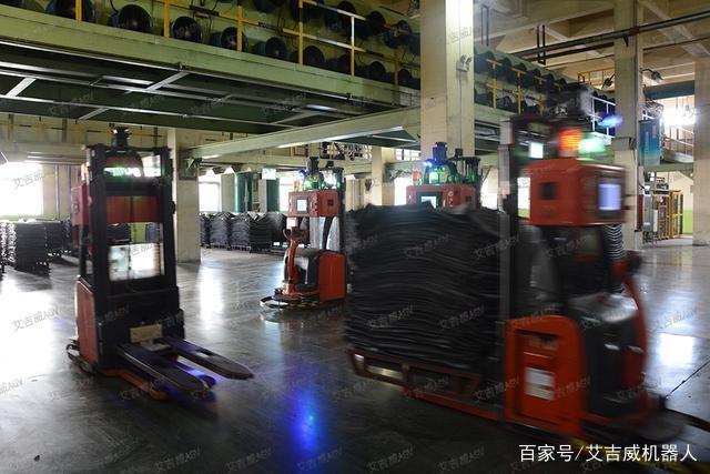 最近吃瓜群众有点多，艾吉威来点搬运机器人AGV叉车干货！