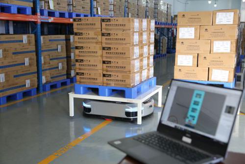 南方电网仓储搬运机器人投运 可负载1300Kg