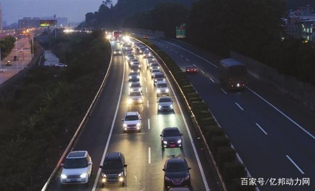 哈工智能5000万设立子公司 出手工业机器人