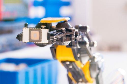 瓶颈、困惑、突围，2018国内工业机器人投资指北