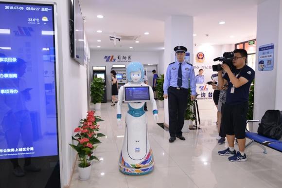 AI时代，人脸识别技术打造机器人“智慧之眼”