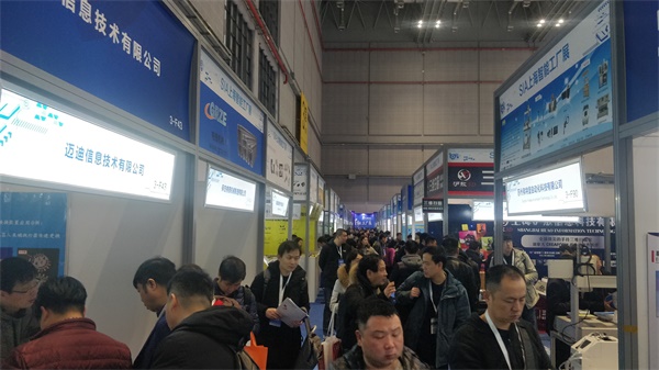 2019上海智能工厂展 AGV助力智慧物流