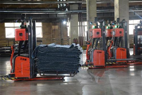 又一强科技落地，无标识移动搬运机器人叉车AGV到底是啥？ 