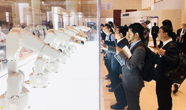 两会聚焦制造业 工业机器人“智能+”拓展