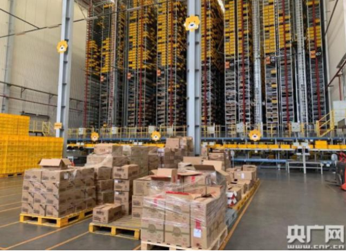 记者探访苏宁云仓 智慧物流给电商经济带来了什么？