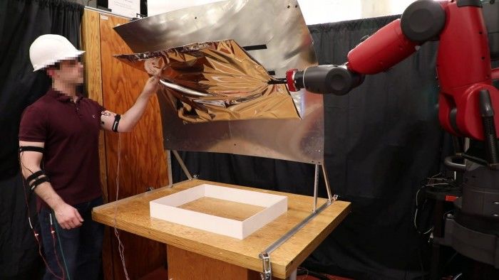 MIT打造实时模仿人类动作的新型机械臂RoboRaise