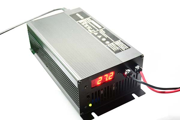 湖北充电器厂家直销12V40A电动叉车AGV智能机器充电器