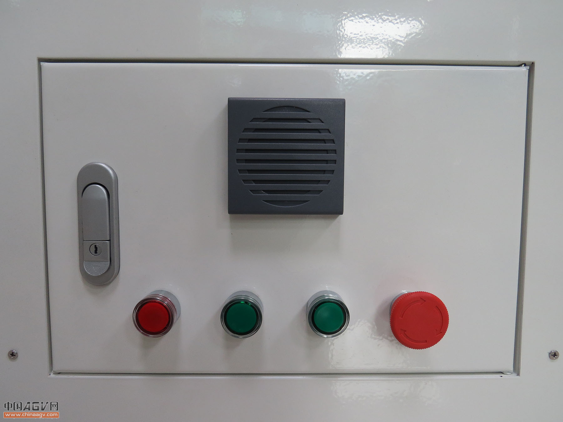 舵轮驱动背负举升式AGV