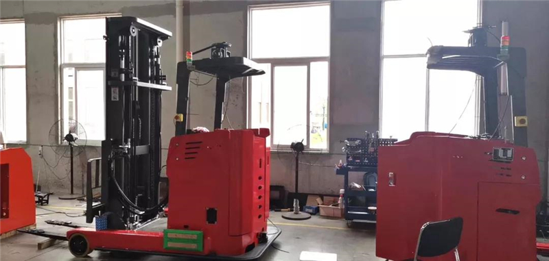 智能仓储系统下的搬运机器人AGV