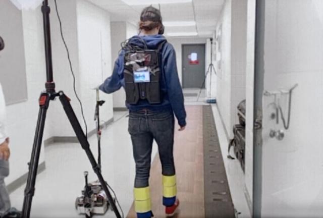 Canine机器人伴侣手杖通过友好触感助老年人行走